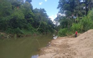 Menina de 9 anos morre afogada em rio de entrada proibida em SC
