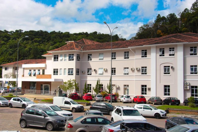 Hospital Azambuja alerta sobre golpe que pede transferência via Pix