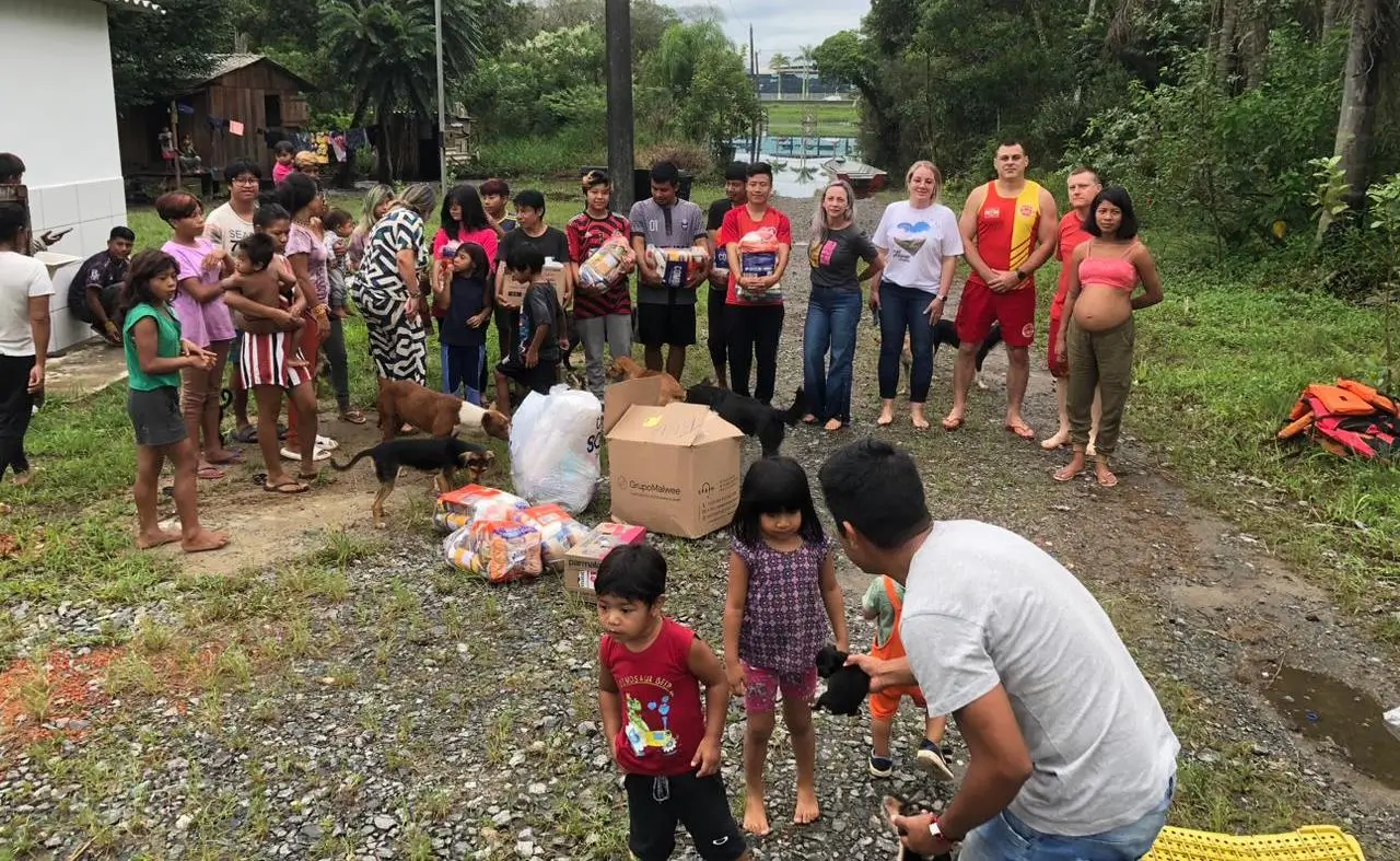 As chuvas que caem desde o fim de semana no Norte do Estado provocou alagamentos numa área indígena situada na cidade de Araquari
