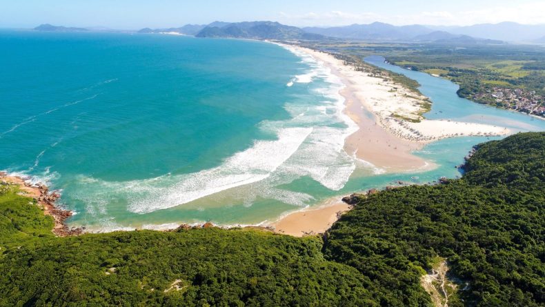 SC tem 73% dos pontos próprios para banho; veja o relatório