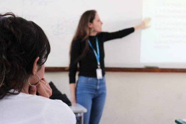 Gaspar abre vagas para professores e profissionais da educação