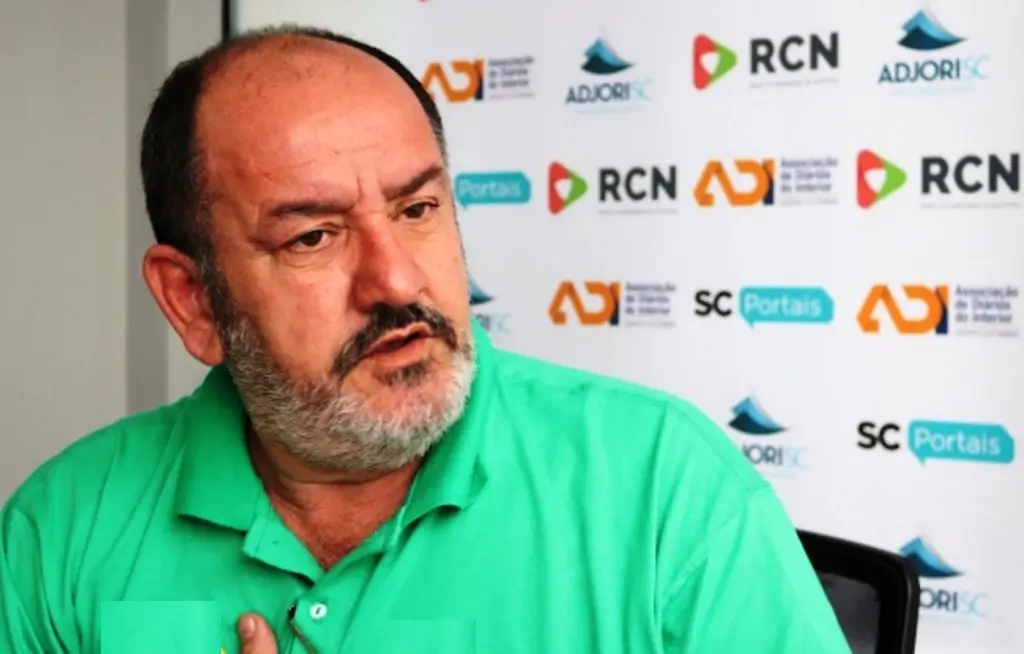 O presidente da Federação Catarinense de Futebol, Rubens Renato Angelotti foi convidado para se reunir nesta quarta-feira (27) com o diretor do Procon Estadual, Roberto Salum.