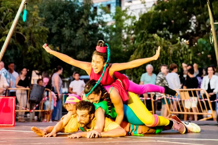 Mostra Traço de Bolso celebra a arte da Palhaçaria e do Circo em Florianópolis
