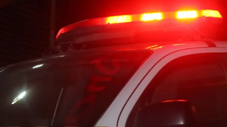 Casal foge da polícia, mas é preso por tráfico de drogas em SC