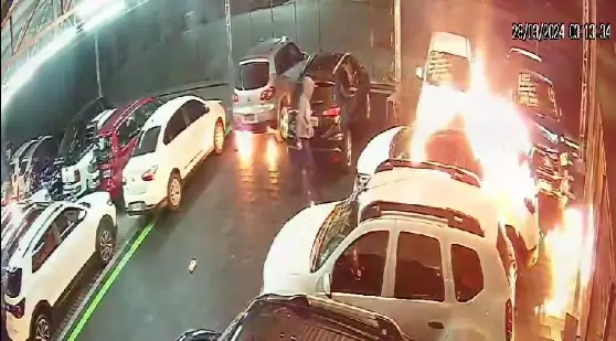 Incêndio criminoso destrói concessionária com 70 veículos em SC
