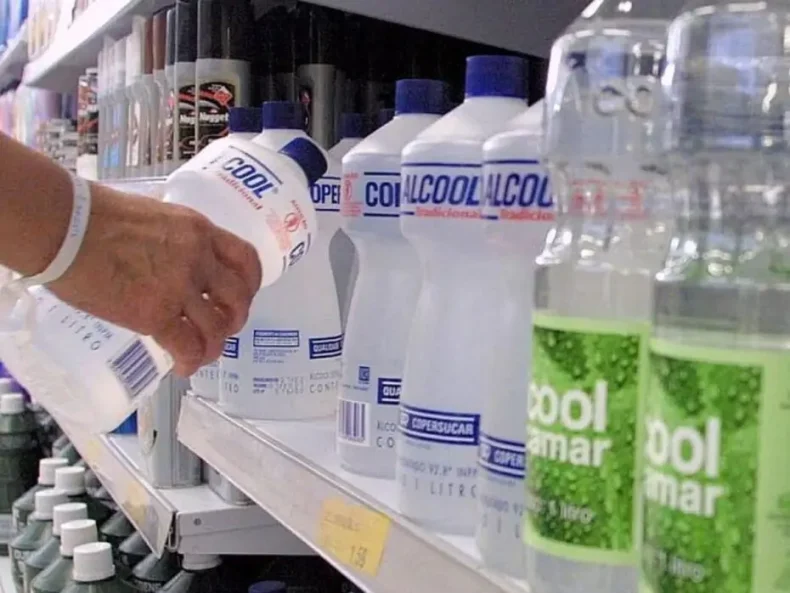 Anvisa proíbe a venda de álcool líquido 70%