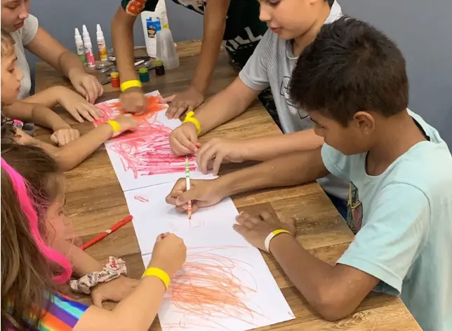 Shopping de Blumenau oferece ateliê das emoções para crianças