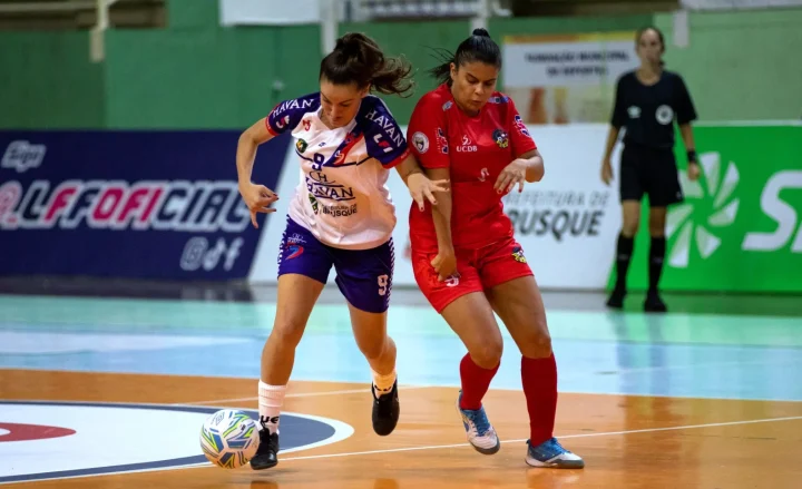 Futsal feminino: Barateiro de Brusque estreia com vitória na Liga Nacional