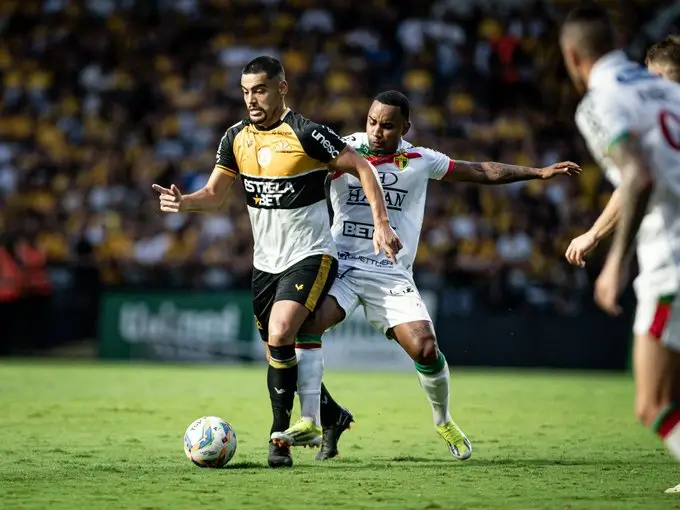 O Criciúma confirmou seu favoritismo e conquistou neste sábado (6) o bicampeonato catarinense de futebol. Jogando em casa no seu estádio Heriberto Hulse, o Tigre do Sul do Estado empatou com o Brusque em 1 a 1 e garantiu o título, já que havia vencido a primeira batalha da decisão por 2 a 1, em Itajaí.