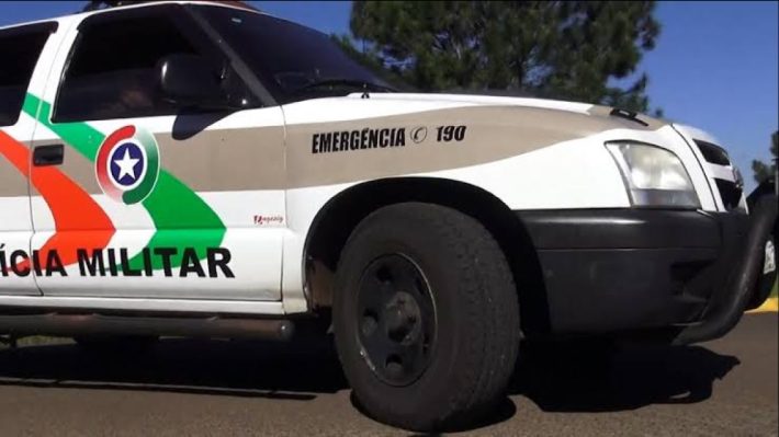 Brusque: ex-namorado é preso após ameaçar vítima e quebrar portão