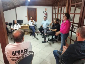 Policiais querem reposição salarial, entre outros destaques