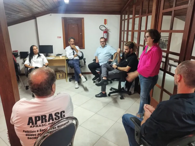 Policiais querem reposição salarial, entre outros destaques