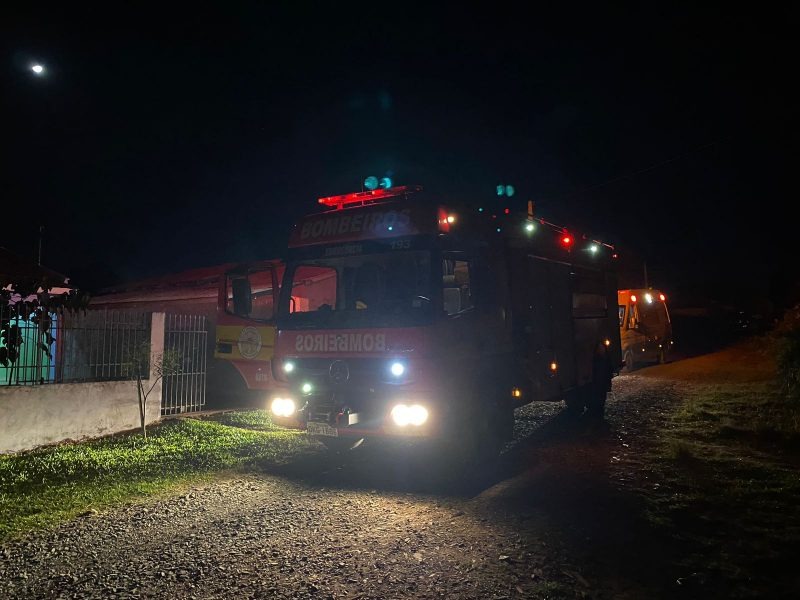 Idoso apaga fogo sozinho, mas tem 54% do corpo queimado em SC