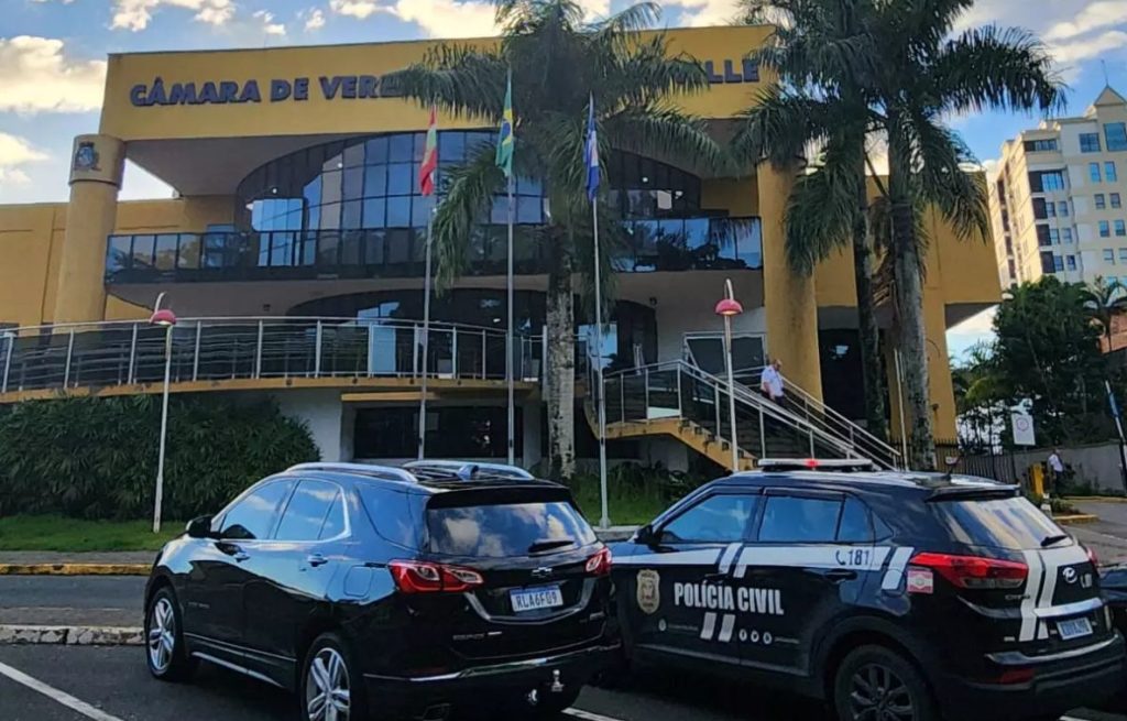 Vereador de Joinville é alvo de operação que apura “rachadinha”