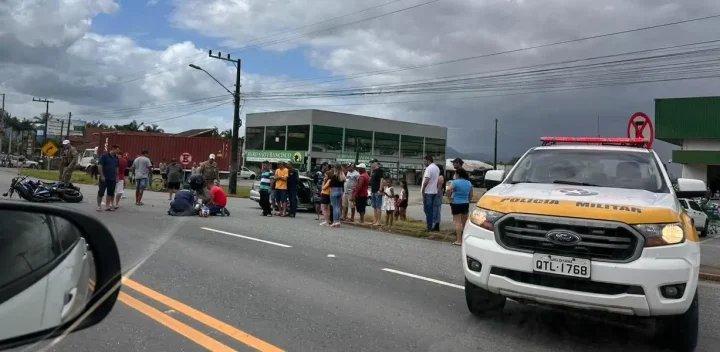 Motociclista sofre acidente em ida ao mercado e fica em estado grave em SC