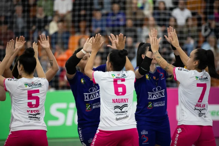 Barateiro Havan Futsal começa disputa na Liga Feminina em Brusque