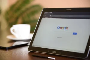 Falta de ar e tosse seca lideram buscas por sintomas respiratórios no Google