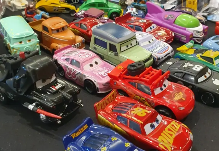 Evento em Blumenau reúne colecionadores de itens em miniatura