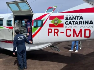 Governo catarinense auxilia o RS com transporte aeromédico