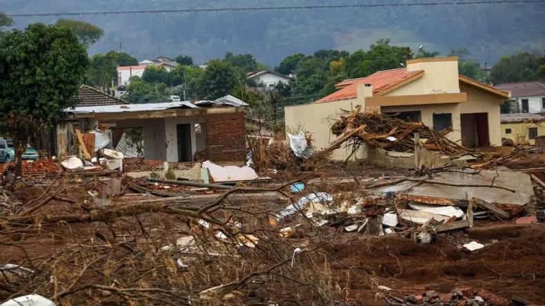 Governo Federal estuda comprar imóveis para os desabrigados do RS