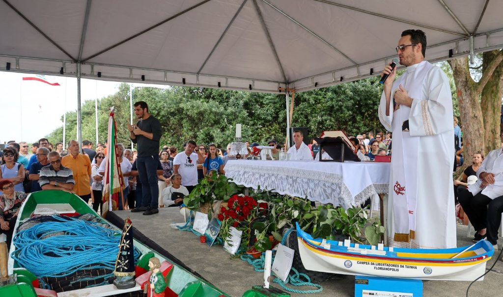 FOTOS: festa marca abertura da temporada da tainha em Florianópolis