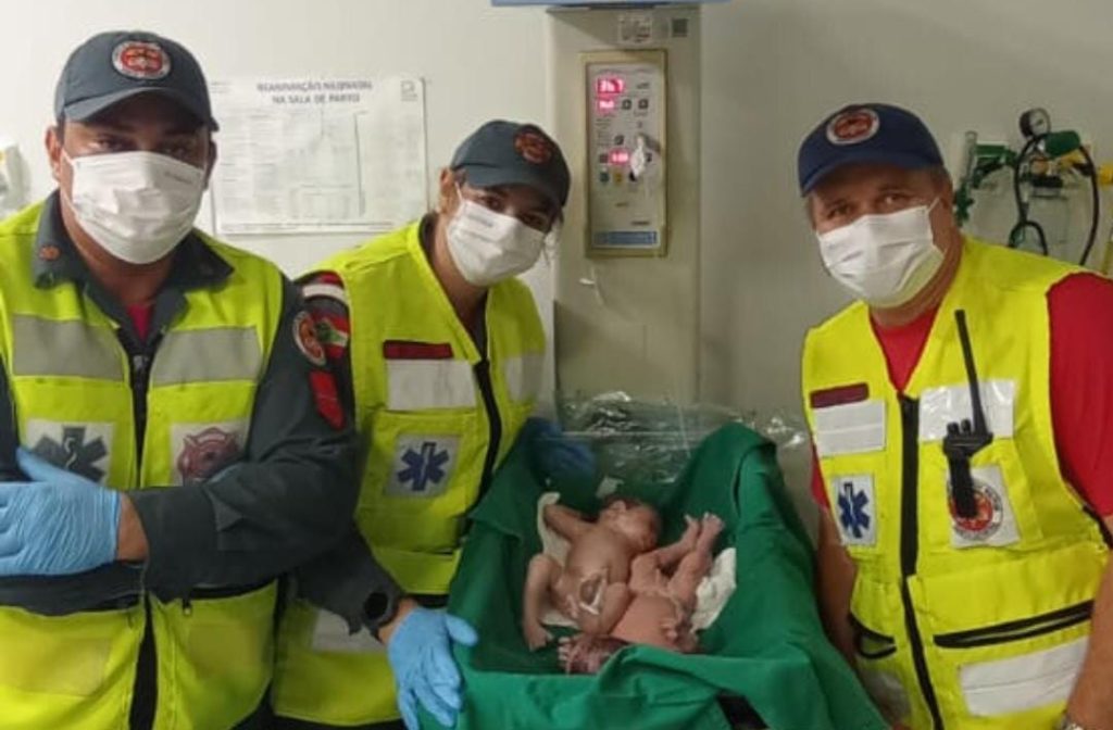 Gêmeos nascem a caminho do hospital no Vale do Itajaí
