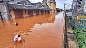 Rio Guaíba volta a subir e pode superar marca histórica de 5,33 metros