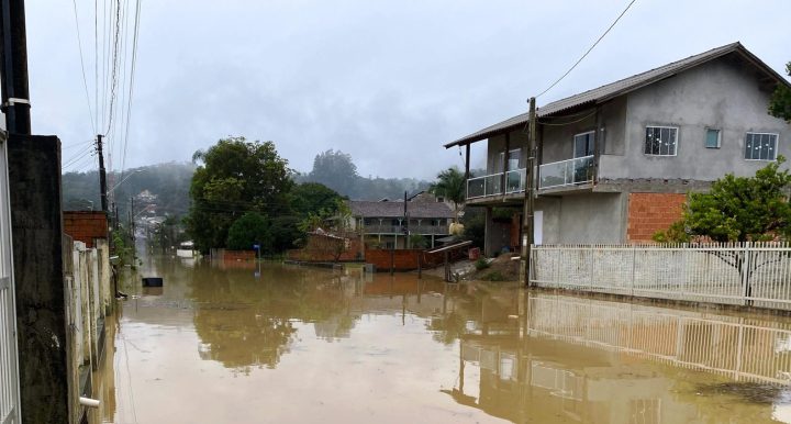 Chuvas: Rio do Sul deve decretar situação de emergência nas próximas horas