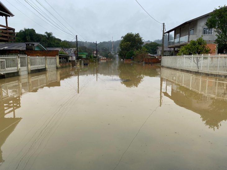Chuvas: 24 cidades de SC registram ocorrências e 8 decretam situação de emergência