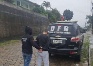 Polícia de Brusque prende acusado de praticar furtos em prédios de luxo