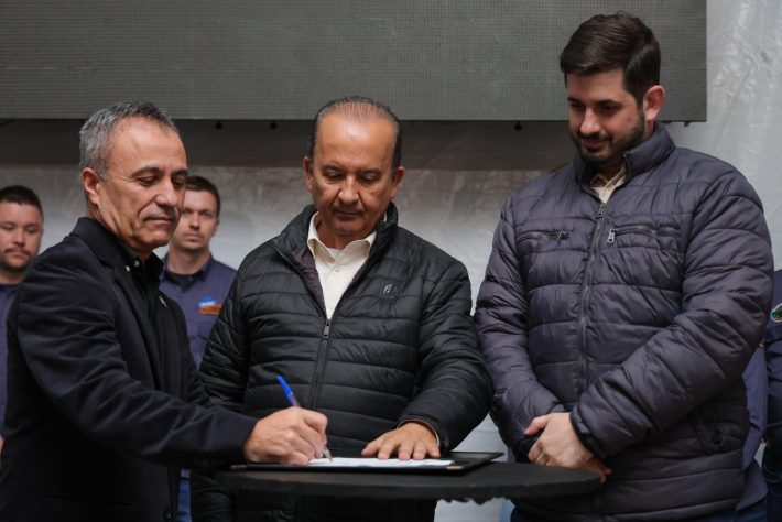 Jorginho Mello anuncia investimentos para Brusque e região