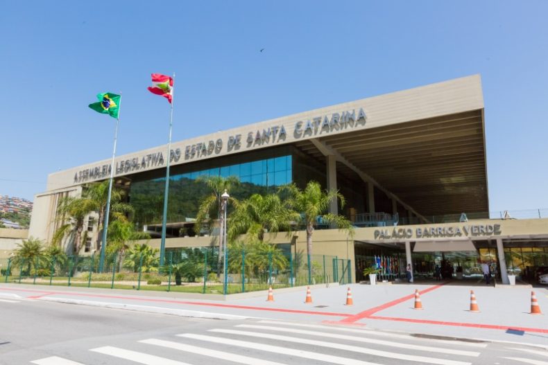 Sessão da Alesc repercute Plano Estadual de Logística