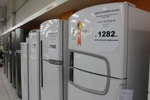 Projeto Energia do Bem entrega eletrodomésticos para famílias em SC