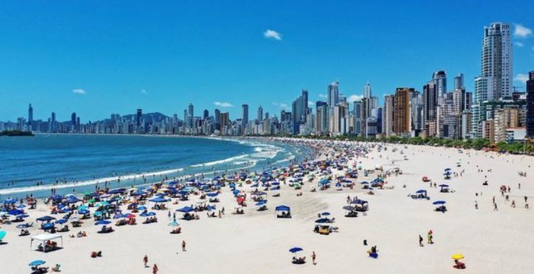 Governo federal quer barrar projeto que pode privatizar praias