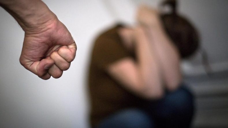 Polícia prende homem que agrediu ex-mulher a pauladas em SC