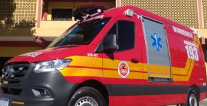 Homem cai da sacada de prédio em Brusque