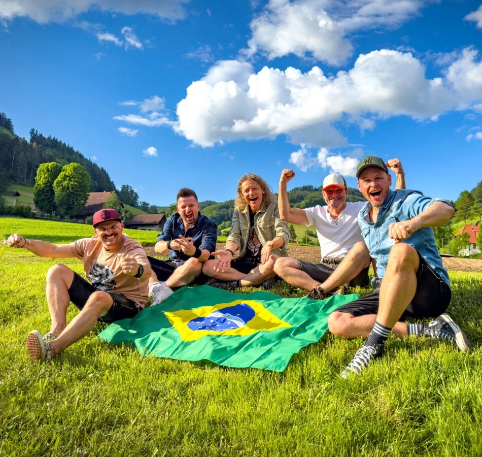 Vem saber quem é a terceira atração internacional da Oktoberfest