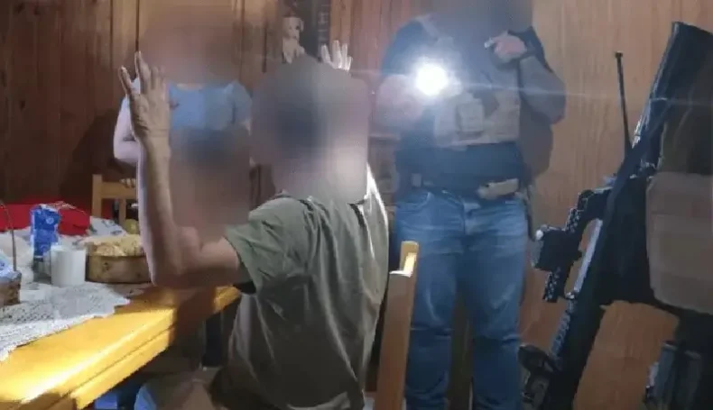 Ação conjunta da polícia liberta adolescente de cárcere privado em SC