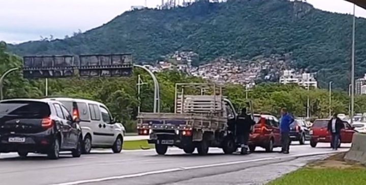 Acidente na Avenida da Saudade deixa dois motociclistas feridos na Capital