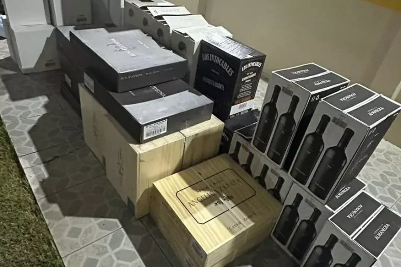 Polícia apreende mais de 300 garrafas de vinho sem documentação em SC