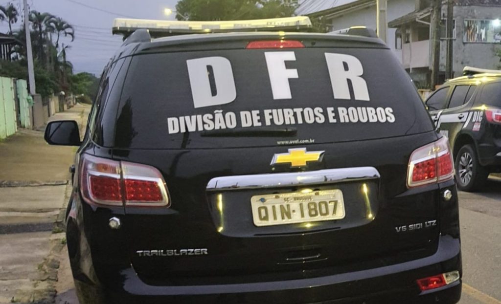Polícia Civil prende dupla que arrombava lojas no Vale do Itajaí