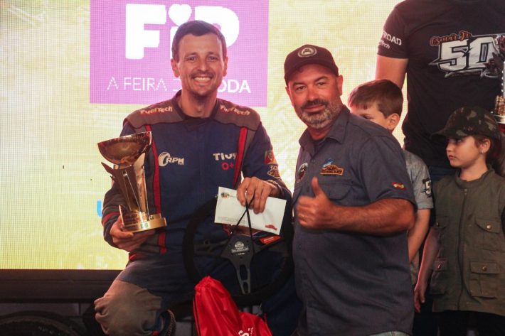 Fenajeep se manifesta sobre capotamento de competidor