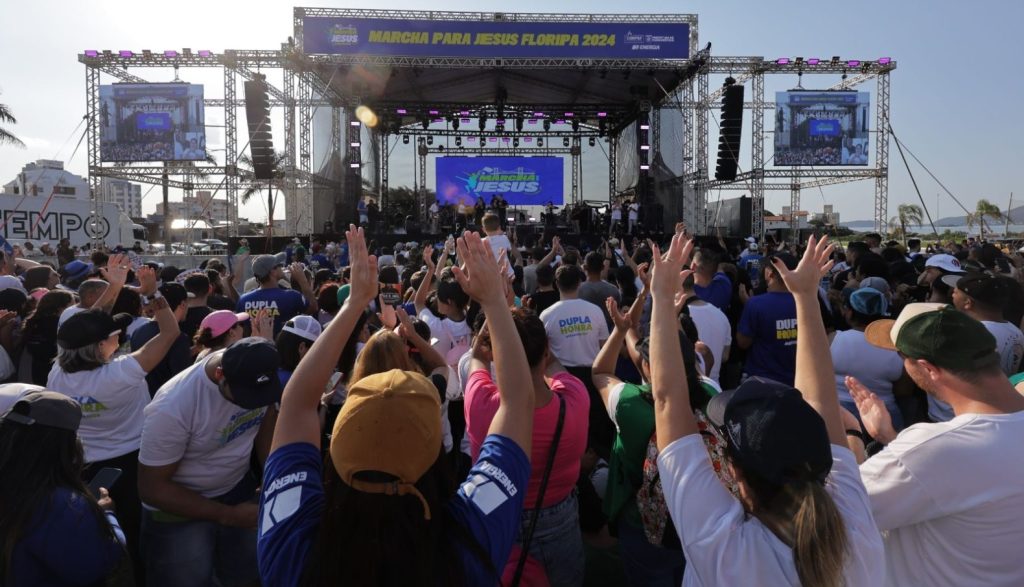 Marcha para Jesus reúne cerca de 100 mil pessoas em Florianópolis
