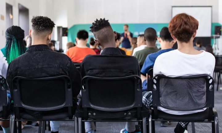 Governo confirma reajuste do piso dos professores com ganho real