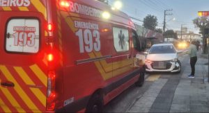 Vídeo: motociclista fica ferido em acidente com carro na Capital