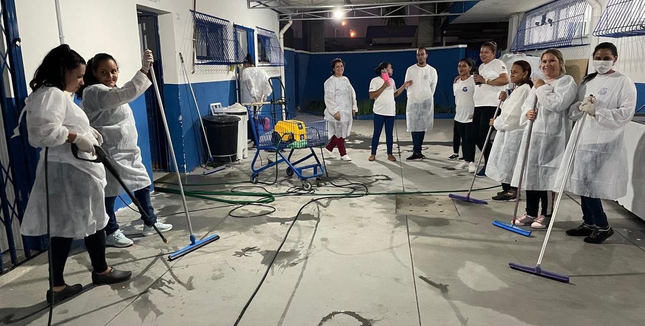 Escola em Balneário Camboriú segue sem aulas após surto de sarna