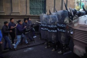 Tentativa de golpe fracassa na Bolívia e general é preso