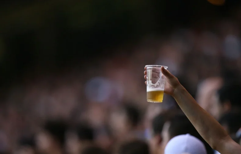 Alesc: comissão aprova ampliação no horário de venda de cerveja nos estádios