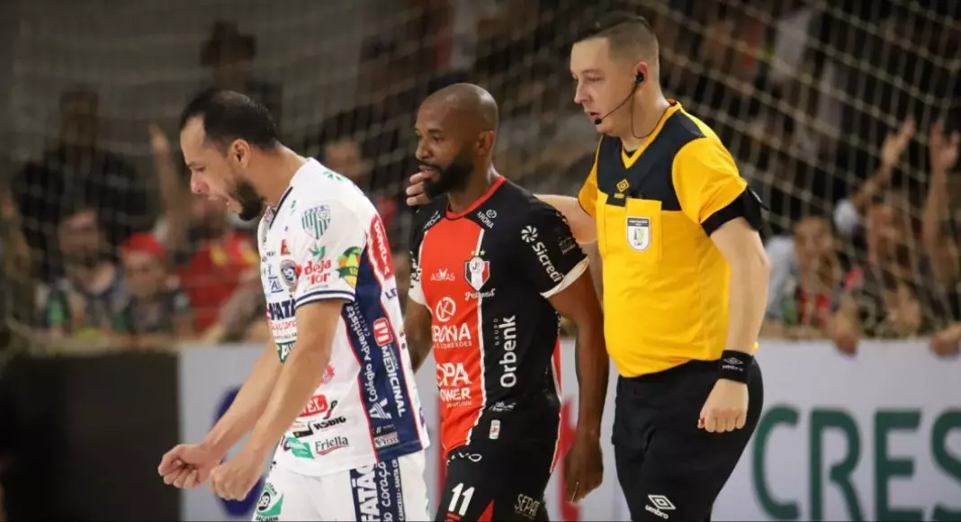 JEC Futsal emite nota de repúdio e pede remoção de árbitros após polêmica