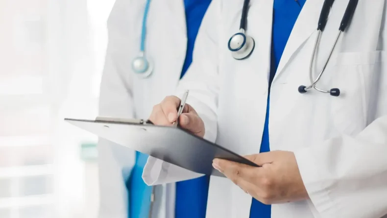 Médico de Itapema aceita acordo e paga R$ 300 mil em indenizações